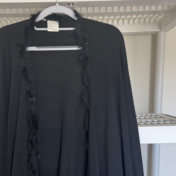 Nina Leonard Black Feather-Trimmed Wrap - Picture 7 of 8